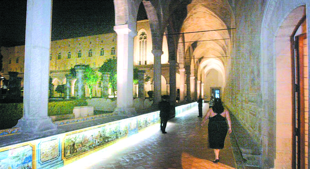 Santa Chiara di notte, evento e concerto per liberarla dai graffiti