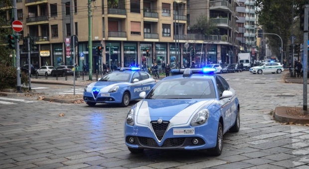 Milano, colpo in banca da 100mila euro: dipendenti bloccati sotto la minaccia di un taglierino