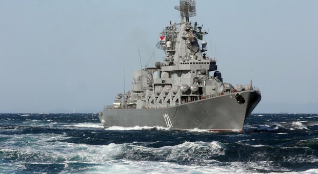 Mar Nero, missili e droni di Kiev contro la flotta russa: nelle immagini satellitari Gb i danni inflitti alla marina di Putin