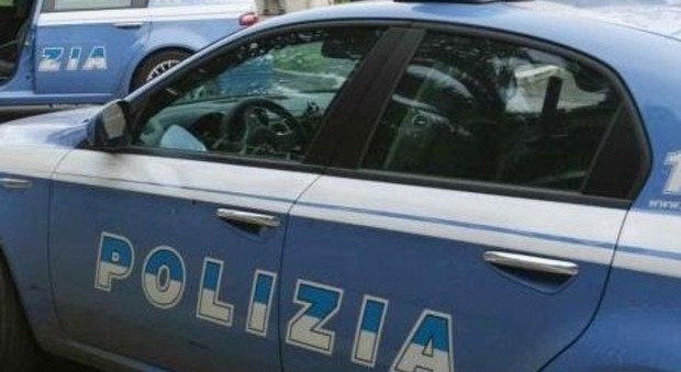 Roma, va a firmare in commissariato con la coca nei pantaloni: arrestato pusher