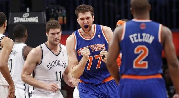 Nba: Bargnani trascina New York I Knicks risorgono nel derby con i Nets