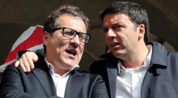 Giovanni Manildo e Matteo Renzi durante l'ultimo comizio elettorale in città