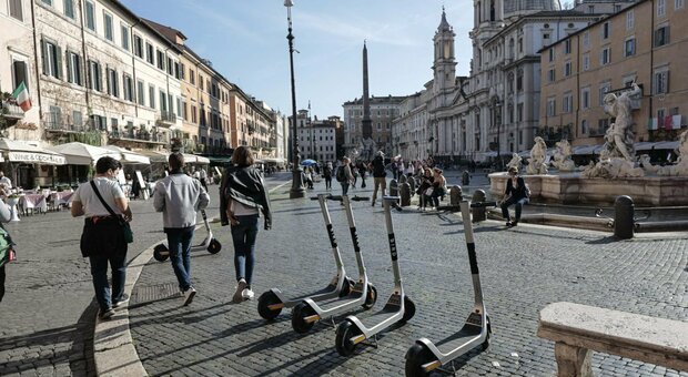 Roma, 11mila monopattini, l'Aci propone un corso per gli studenti