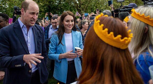 William e Kate allo street party di Windsor: i reali ringraziano dopo l'incoronazione