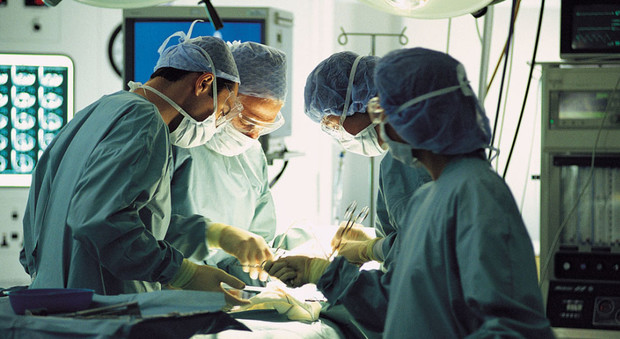 Operato di menisco, poi una lesione al nervo sciatico: risarcimento da 18mila euro