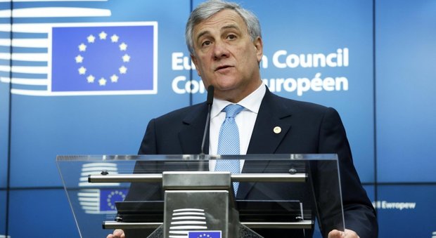 Antonio Tajani: «Migranti, Bruxelles versi sei miliardi per il fronte libico»