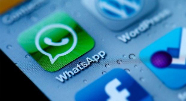 Gruppi Whatsapp, privacy a rischio: "Infiltrati inseriti dall'alto". La ricerca che lancia l'allarme