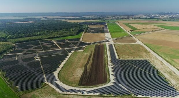 Eni inaugura in Francia un nuovo parco fotovoltaico