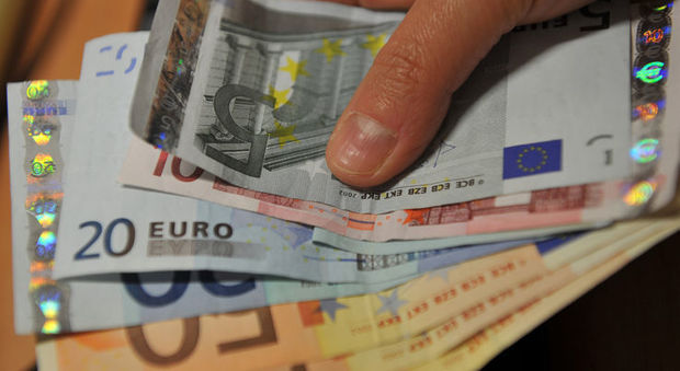 Manovra, più soldi per il reddito di inclusione: "540 euro a famiglie numerose". E la platea si allarga