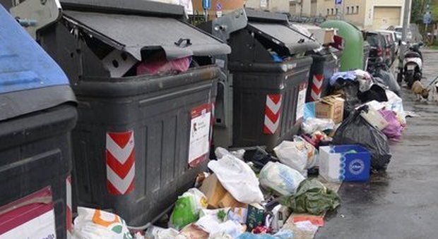 Perché a Roma c'è l'emergenza rifiuti?