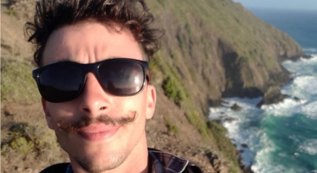 Vola in Nuova Zelanda per cambiare vita: morto a 21 anni in un incidente stradale