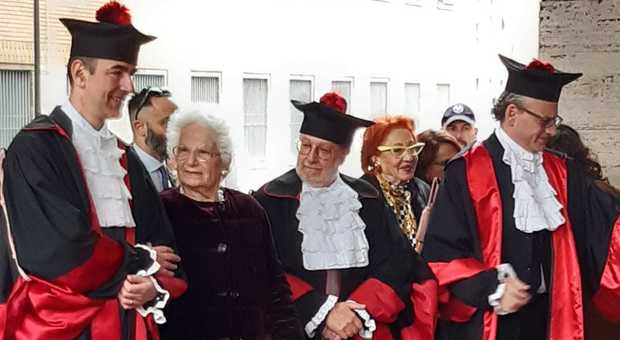 La Sapienza, tiratori scelti e artificieri: ecco il piano per evitare contestazioni durante la cerimonia con Mattarella e Segre La Sapienza, tiratori scelti e artificieri: ecco il piano per evitare contestazioni durante la cerimonia con Mattarella e Segre