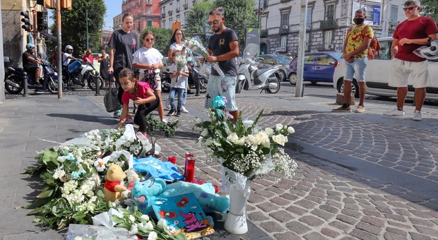 Bambino morto a Napoli, il domestico resta in carcere: il giudice convalida il fermo