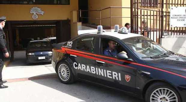 San Marcellino, ruba un'auto e si schianta contro il muro del cimitero: soccorso e arrestato dai carabinieri