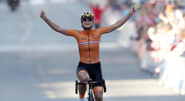 Mondiali, l'olandese Blaak oro nella prova femminile. Cecchini decima