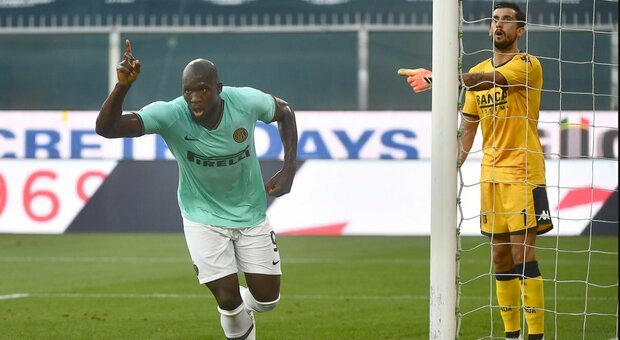 L'Inter ne fa tre al Genoa: doppio Lukaku e Sanchez. Nicola non è salvo