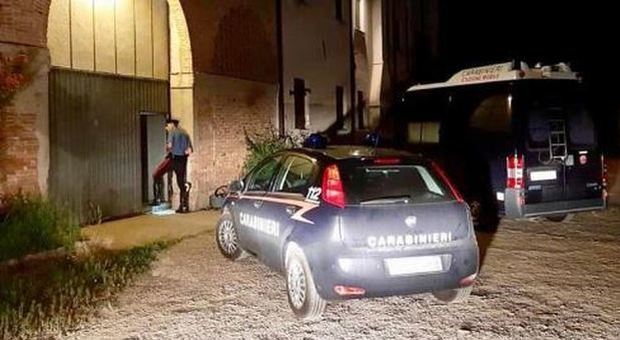 Roma, assalto di notte in villa: proprietari picchiati e rapinati davanti ai figli piccoli e ai nonni. Caccia ad una banda dell'Est