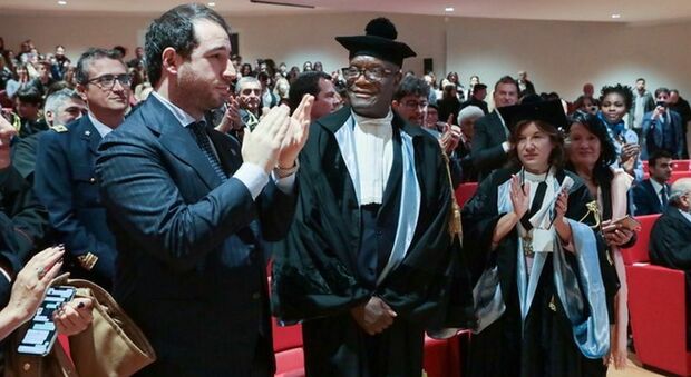 Napoli, laurea honoris causa a Denis Mukwege. Il Nobel 2018: «Rifiutate il flagello violenza sessuale»