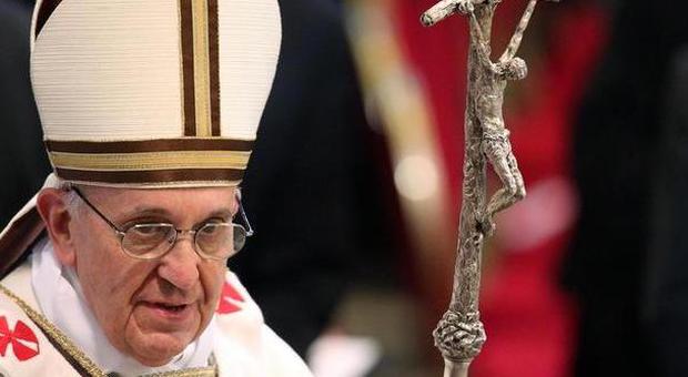 Papa Francesco alla messa per San Pietro e Paolo: «Cristiani perseguitati nel silenzio generale»