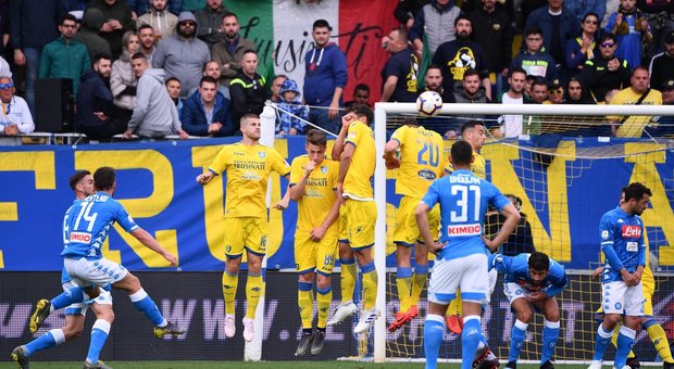 Frosinone-Napoli, fa festa Mertens: un gol che vale Maradona. Ciociari a un passo dalla B