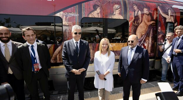 Giorgia Meloni all'inaugurazione del treno Roma-Pompei