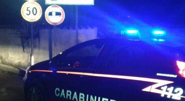 Aggredisce i genitori per soldi, 27enne arrestato dai carabinieri
