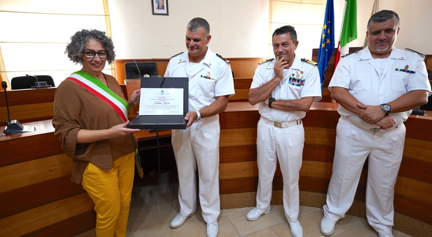 Montalto: encomio al luogotenente della Guardia costiera Fabio Tasca, l'avvicendamento cn il nuovo comandante Andrea Gargiullo