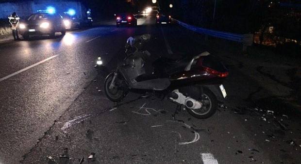Schianto frontale auto-moto: muore all'ospedale scooterista di 42 anni