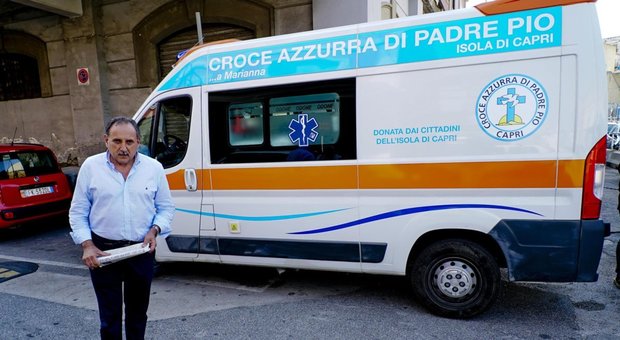 Capri, malata di tumore in ambulanza: la compagnia di traghetti si rifiuta di imbarcarla