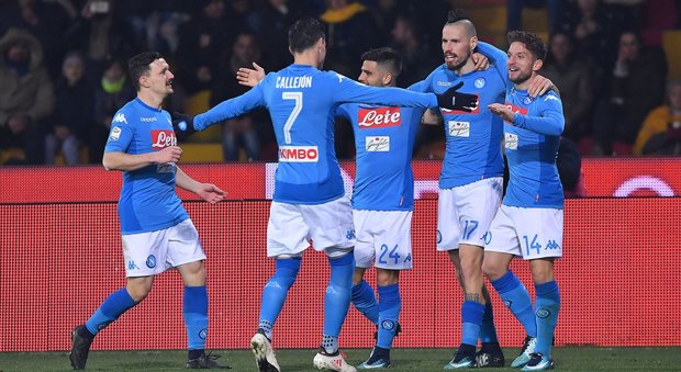 Il Napoli matiene il primato: Mertens e Hamsik stendono il Benevento