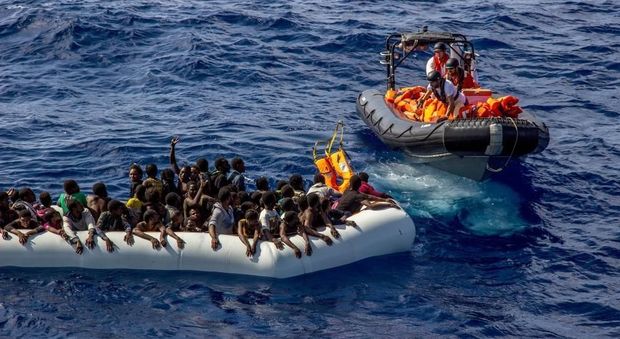 Migranti, 11 operazioni di soccorso della Guardia costiera: 1.200 salvati