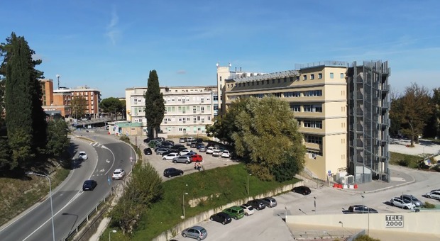 Ospedale di Urbino: un super ecografo e apre un nuovo ambulatorio