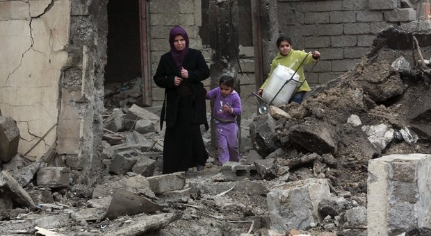 Iraq, l'Isis brucia madre e quattro figli in fuga dall'area controllata dalla jihad