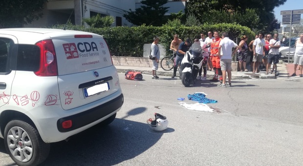 Porto Sant'Elpidio, scooter contro auto: centauro in una maschera di sangue
