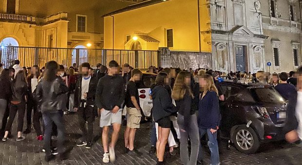 Roma, Raggi: ieri sera 700 verifiche nei luoghi della movida