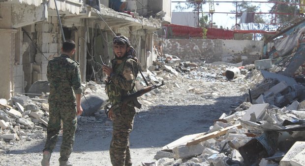 Attacco finale a Raqqa poi l'annuncio: «Città riconquistata. Ora è libera dall'Isis»