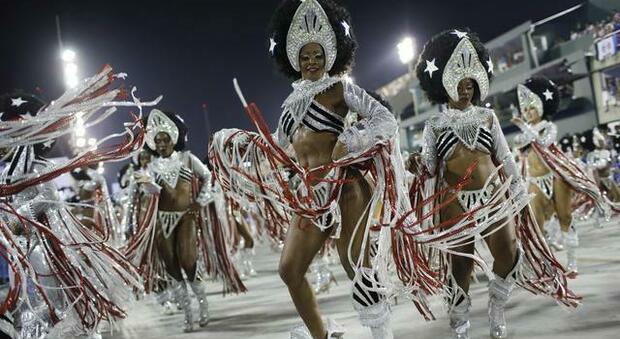 Il Covid cancella il Carnevale di Rio. Il sindaco: «Impossibile organizzarlo». Non succedeva dal 1912