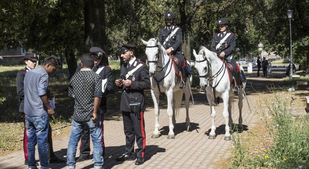 Roma, sicurezza in ville e parchi: i carabinieri aumentano il numero delle pattuglie a cavallo