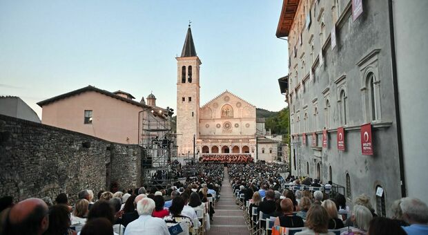 Spoleto, concerto finale del Festival dei Due Mondi in Piazza del Duomo