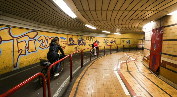 Stazione e sottopasso di Mestre, donne molestate: «Vogliamo sicurezza»