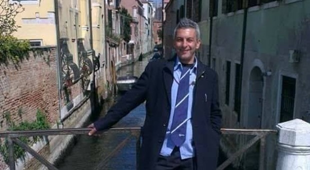 Luca Rallo, 52 anni, il motociclista morto nella notte in via Asseggiano, schiantandosi contro un palo