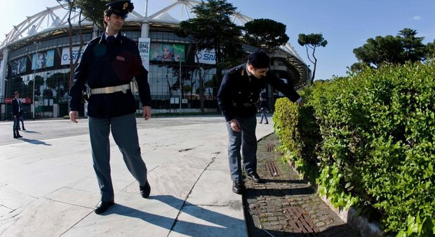 Roma, il Tar: «Via gli ambulanti intorno all'Olimpico durante le partite»