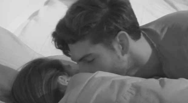 Cecilia Rodriguez e Ignazio Moser, arriva il primo bacio sulla bocca (frame Mediaset)