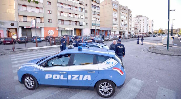 Napoli, sorpreso con droga: arrestato 25enne