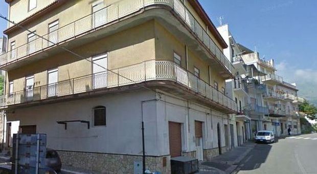 Palermo, donna trovata morta in casa: sarebbe stata strangolata con una calza