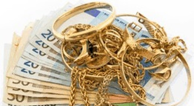 La stretta dei Compro oro, preziosi censiti per frenare il riciclaggio