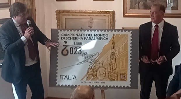 A Terni i Mondiali di scherma paralimpica: ecco il francobollo di Poste Italiane