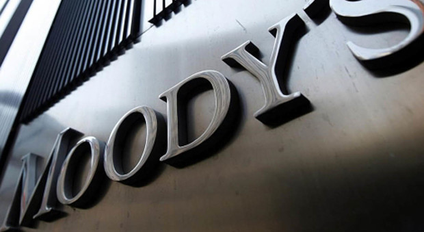 Moody's taglia outlook all'Italia: «La vittoria del "no" frena le riforme»