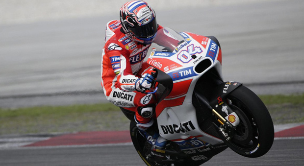 Andrea Dovizioso e la sua Ducati a Sepang
