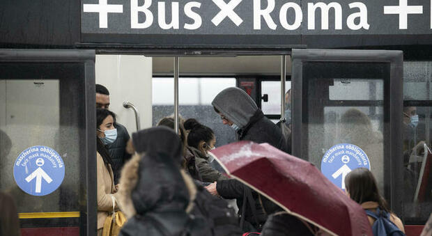 Roma, più bus e potenziamento metro: via libera al piano trasporti Natale